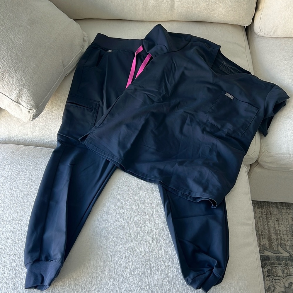 Figs scrubs set medium